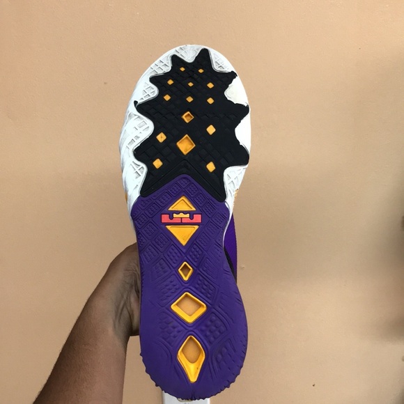 Nike Lebron 18 Low ACG Terra - Picture 13 of 16